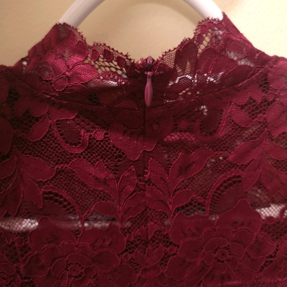 GUESS Floral Lace Top - Picture 2 of 5